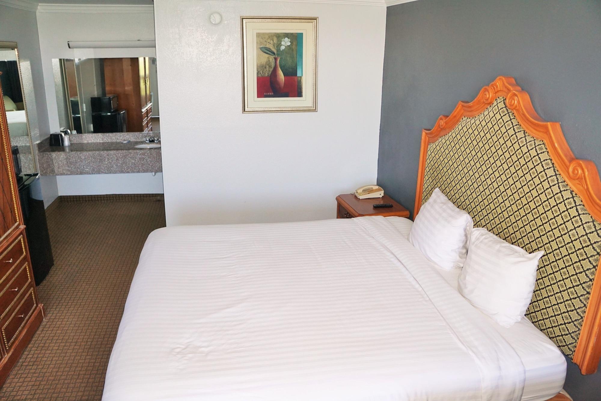 Hotel Elev8 كونرو المظهر الخارجي الصورة