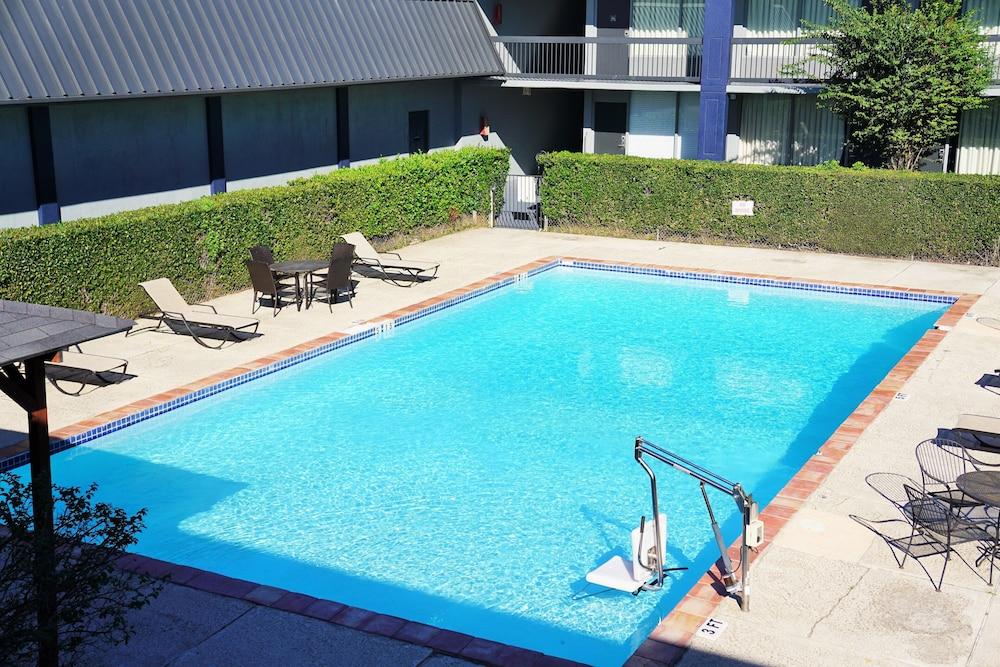 Hotel Elev8 كونرو المظهر الخارجي الصورة