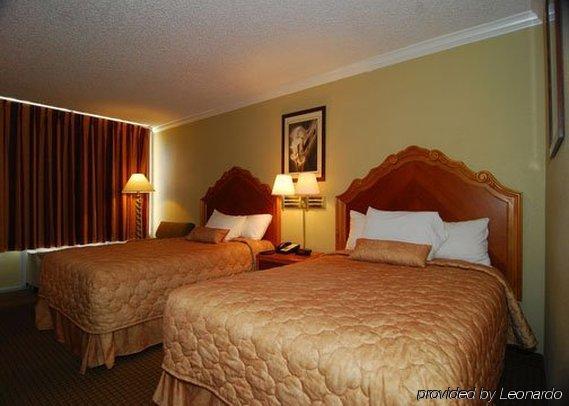Hotel Elev8 كونرو الغرفة الصورة