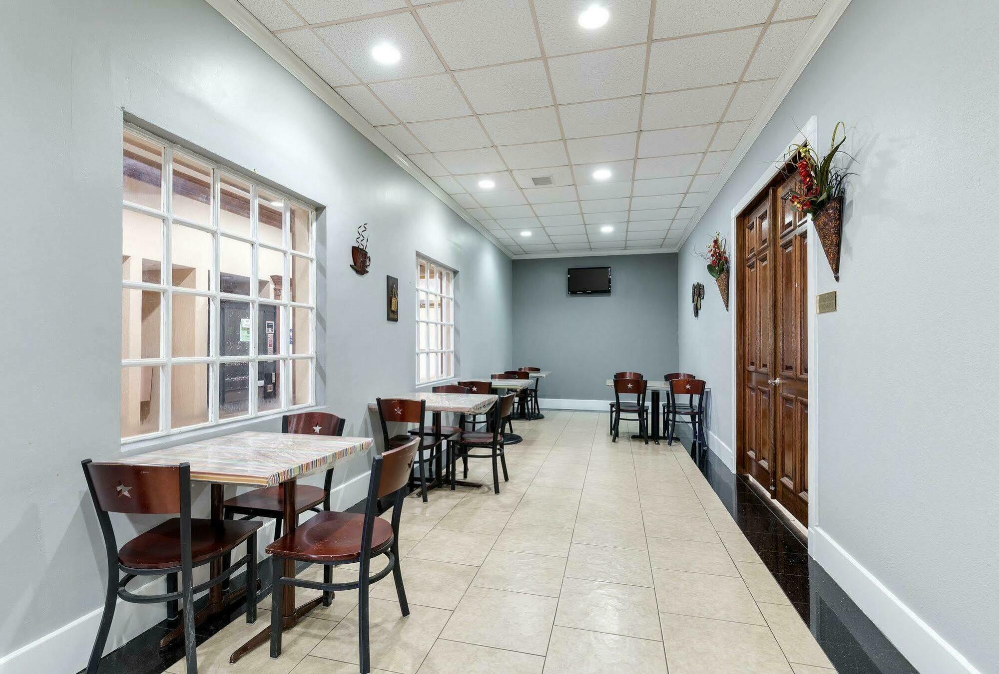 Hotel Elev8 كونرو المظهر الخارجي الصورة