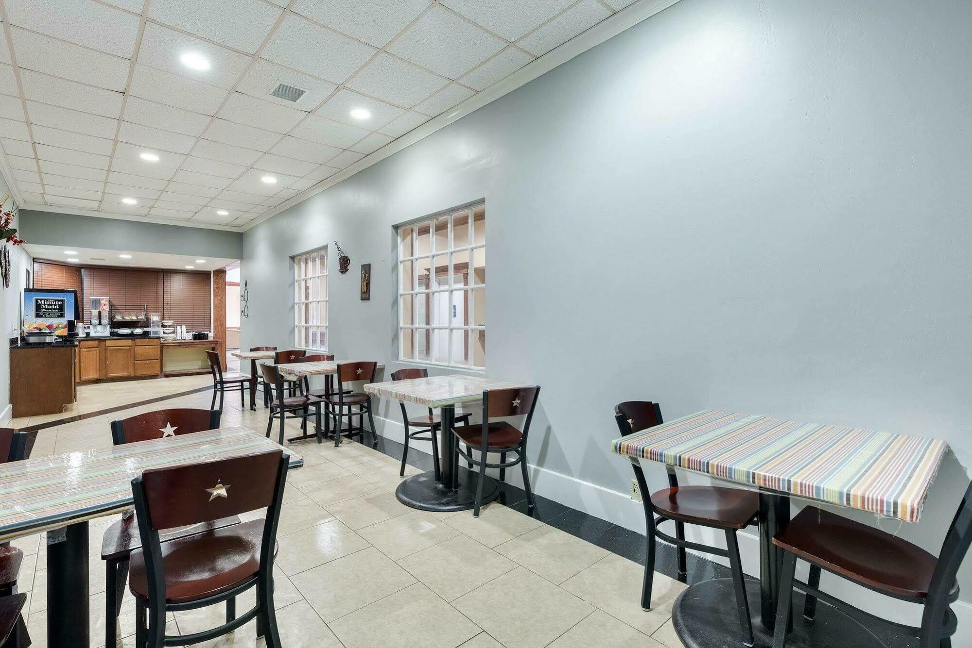 Hotel Elev8 كونرو المظهر الخارجي الصورة