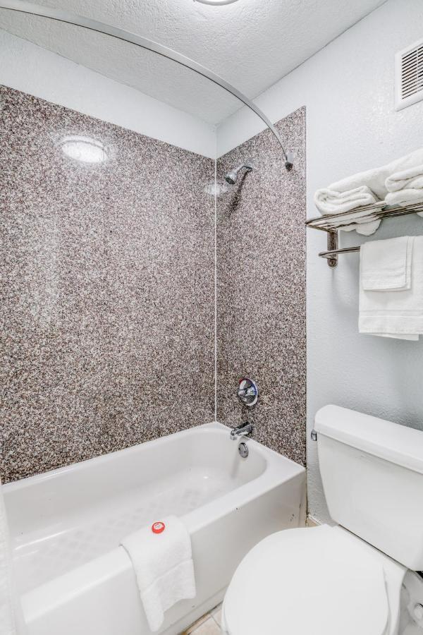 Hotel Elev8 كونرو المظهر الخارجي الصورة